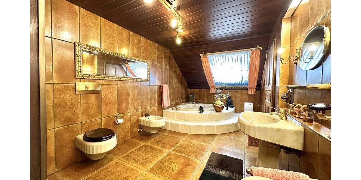 Einfamilienhaus Glees - 8 Zimmer, 283 m&sup2;, 499.000&euro; | Angebot:25741202