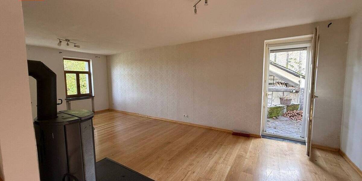 Einfamilienhaus Mayen / Hausen bei Mayen Hausen - 4 Zimmer, 140 m&sup2;, 250.000&euro; | Angebot:25731089