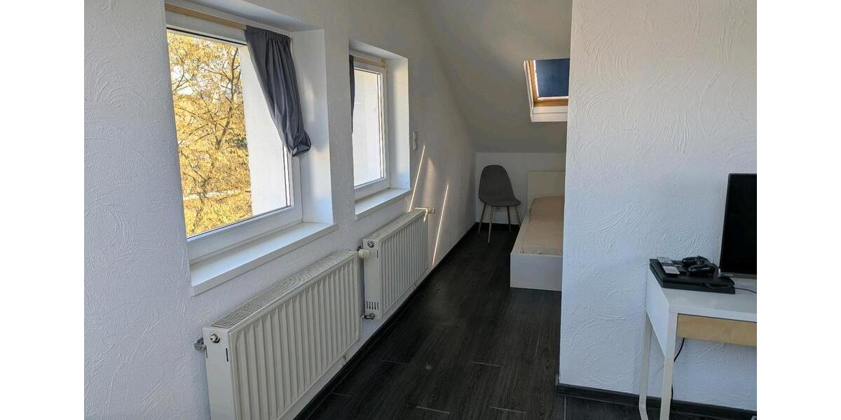 Dachgeschoßwohnung Koblenz Karthause - 1.5 Zimmer, 35 m&sup2;, 620&euro; | Angebot:25840024