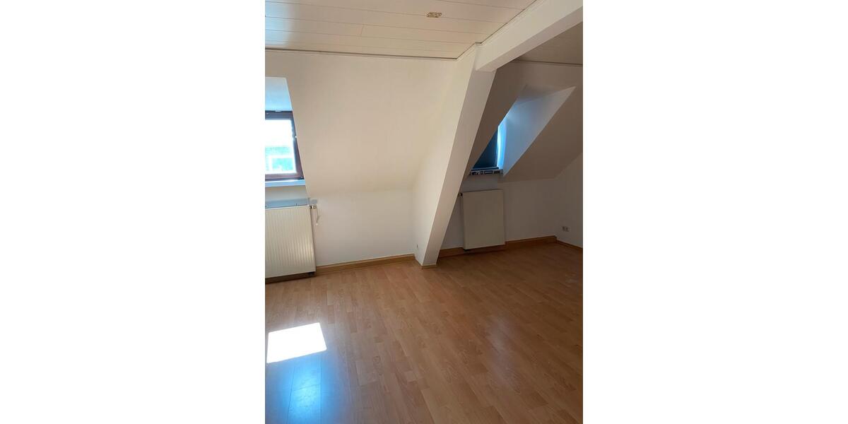 Dachgeschoßwohnung Neuwied - 4 Zimmer, 87 m&sup2;, 950&euro; | Angebot:25614264