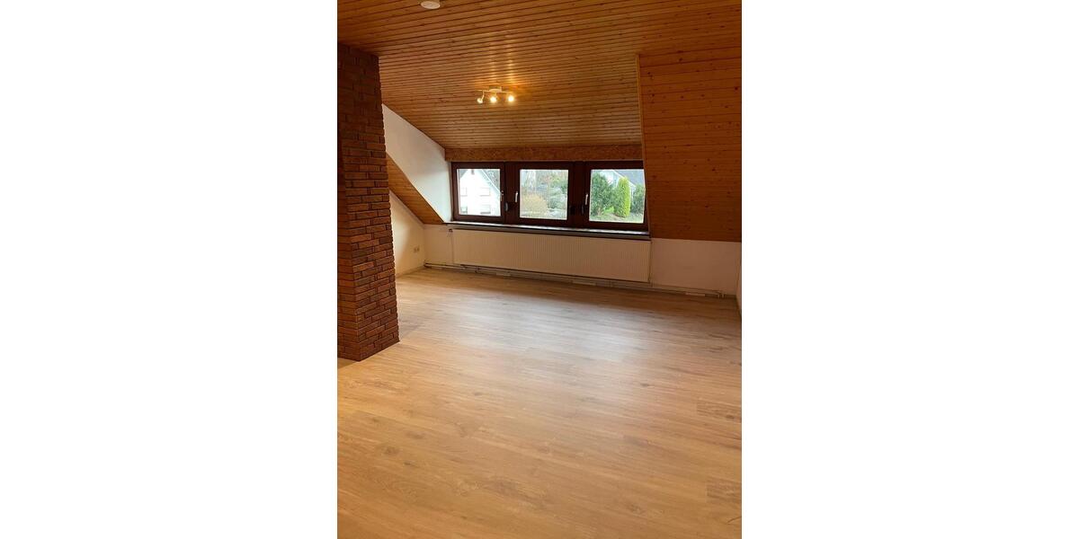 Doppelhaushälfte Montabaur - 6.5 Zimmer, 146 m&sup2;, 1.300&euro; | Angebot:25843109