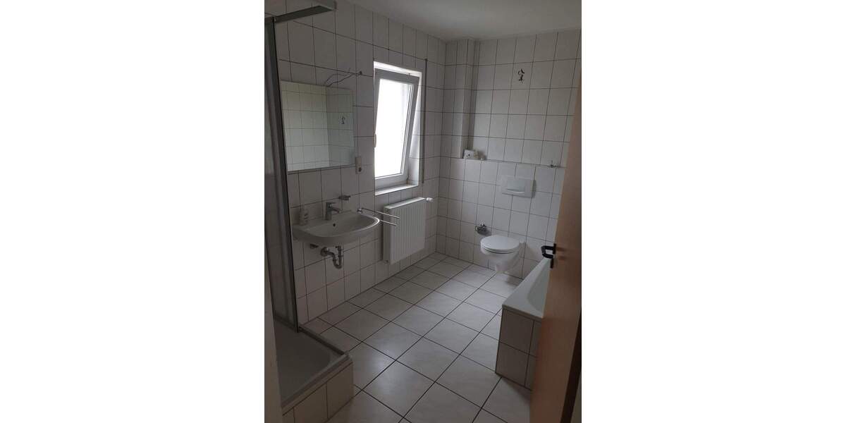 Etagenwohnung Weißenthurm - 4 Zimmer, 98 m&sup2;, 810&euro; | Angebot:25680270