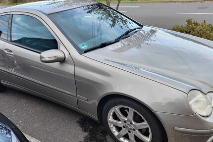 Mercedes-Benz C 200 245.000 km 1.000 &euro; Winden 56379