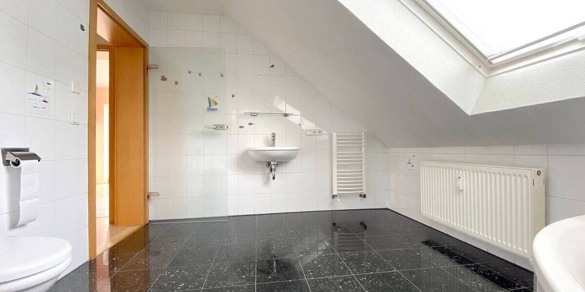 Mehrfamilienhaus, Wohnhaus Mayen Kürrenberg - 6 Zimmer, 135 m&sup2;, 1.200&euro; | Angebot:25747874