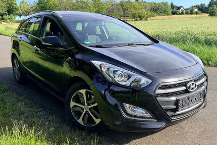 Hyundai i30 97.646 km 8.900 &euro; NÖRTERSHAUSEN 56283