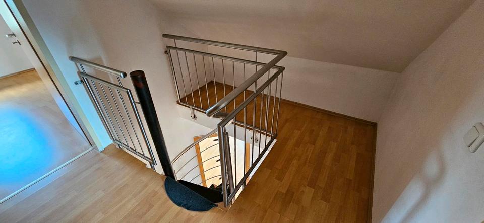 Dachgeschoßwohnung Mülheim-Kärlich Kärlich - 5 Zimmer, 105 m&sup2;, 1.000&euro; | Angebot:25419319