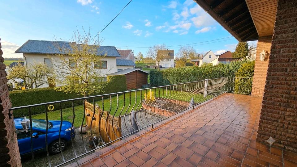 Mehrfamilienhaus, Wohnhaus Ettringen - 7 Zimmer, 215 m&sup2;, 420.000&euro; | Angebot:26976748