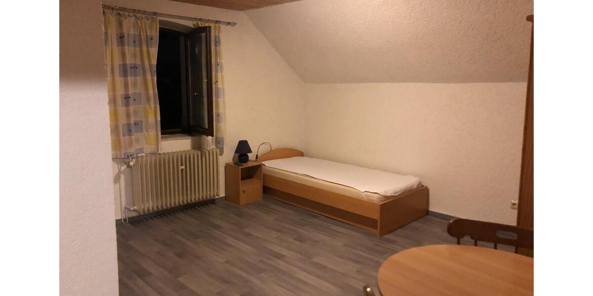 Dachgeschoßwohnung Ötzingen - 1 Zimmer, 25 m&sup2;, 435&euro; | Angebot:25343642