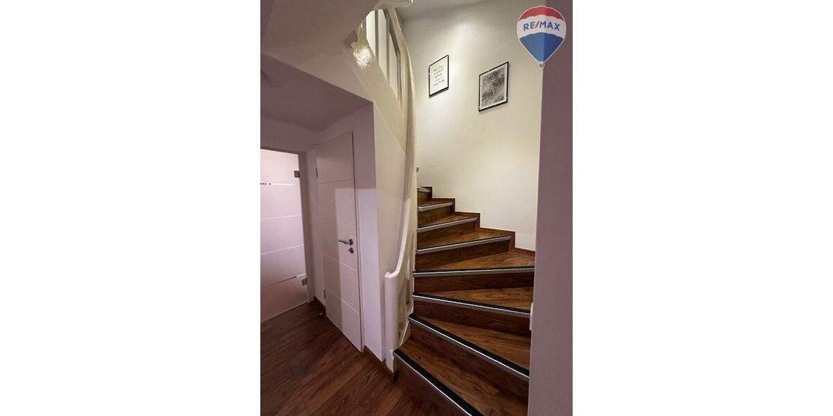 Einfamilienhaus Höhr-Grenzhausen Grenzhausen - 9 Zimmer, 225 m&sup2;, 459.000&euro; | Angebot:25664423