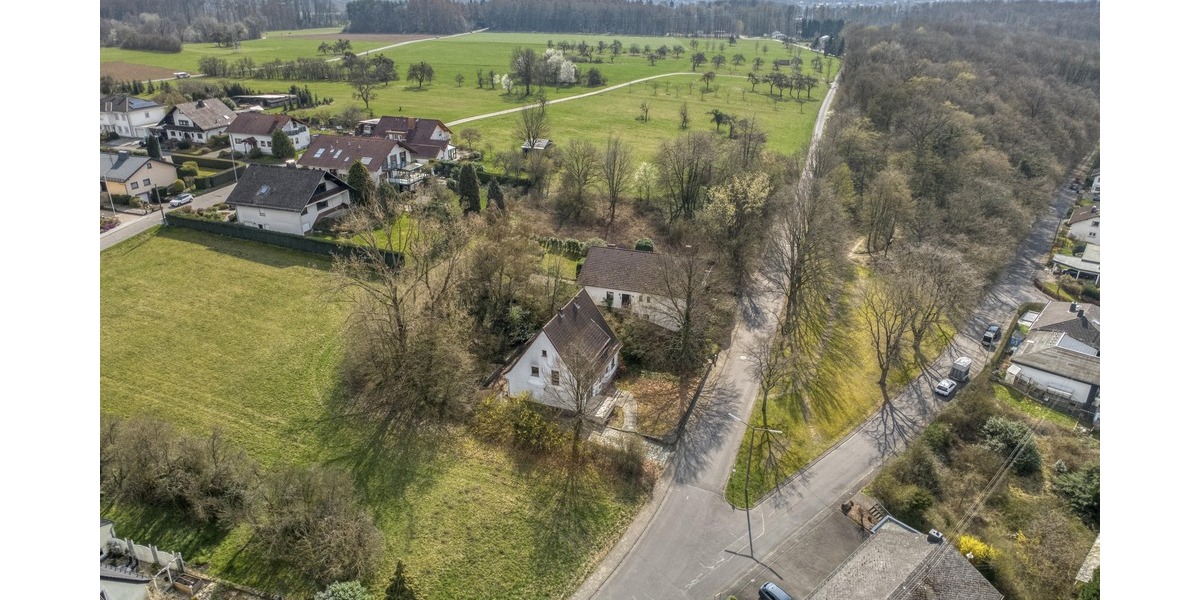 Solides Haus mit großem Garten in Aussichtslage ! - Einfamilienhaus Staudt | Angebot:25942745