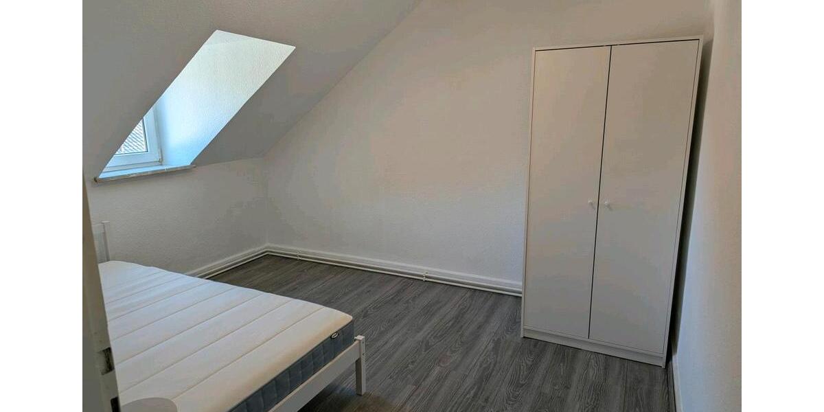 Dachgeschoßwohnung Neuwied - 3 Zimmer, 90 m&sup2;, 1.050&euro; | Angebot:25851207