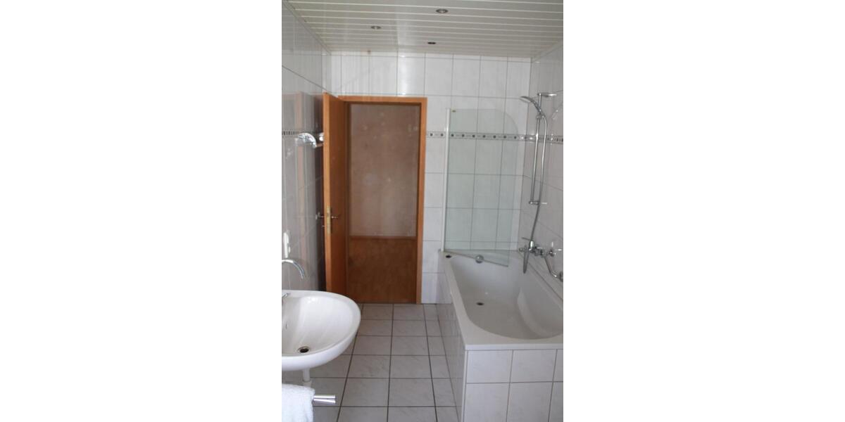 Etagenwohnung Urmitz - 3 Zimmer, 75 m&sup2;, 540&euro; | Angebot:25821461