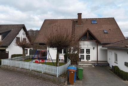 Wohnung Straßenhaus - 3 Zimmer, 95 m&sup2;, 840&euro; | Angebot:26036611