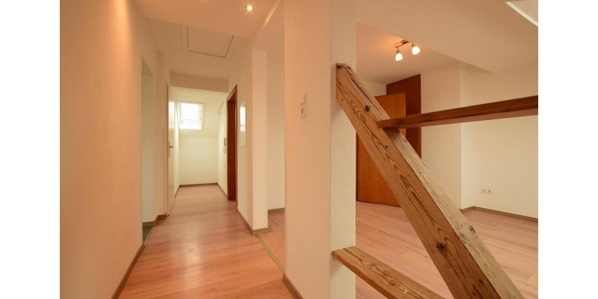 Dachgeschoßwohnung Koblenz Horchheim - 3 Zimmer, 65 m&sup2;, 710&euro; | Angebot:26435810