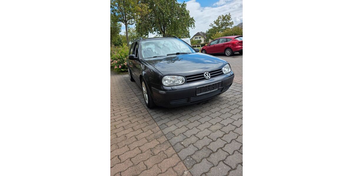 VW Golf 208.000 km 899 &euro; Polch 56751