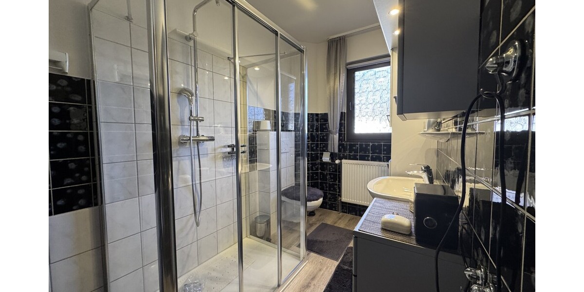 Zwei-Parteienhaus mit Baugrund - Zweifamilienhaus Niederzissen | Angebot:25145612