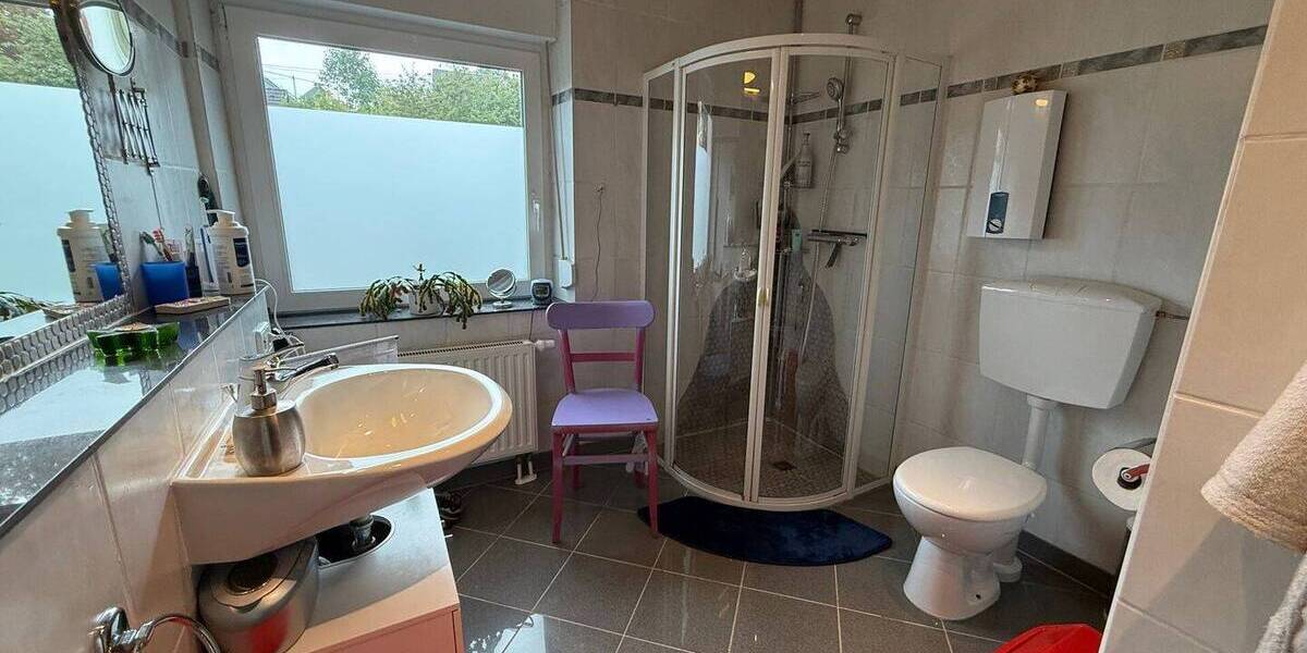 Mehrfamilienhaus, Wohnhaus Unkel - 6 Zimmer, 210 m&sup2;, 475.000&euro; | Angebot:25815429