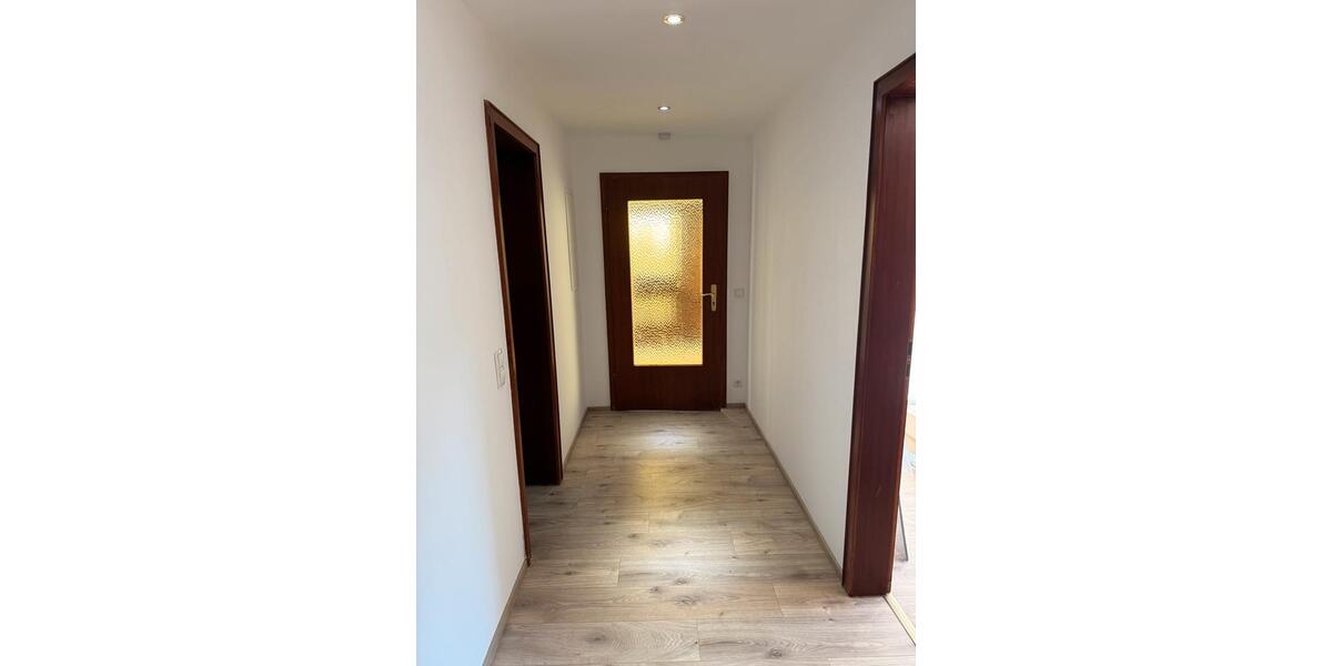 Etagenwohnung Linz am Rhein - 3 Zimmer, 90 m&sup2;, 900&euro; | Angebot:25659928