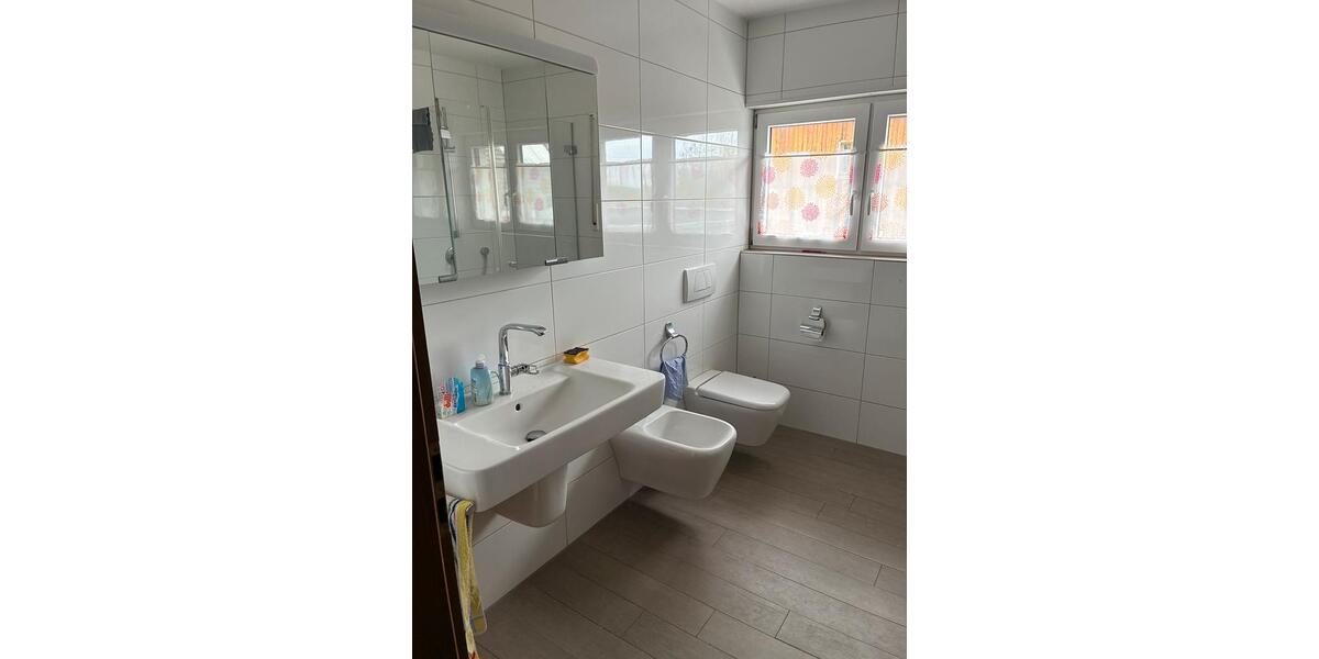 Erdgeschoßwohnung Breitscheid - 3 Zimmer, 109 m&sup2;, 1.000&euro; | Angebot:25977514