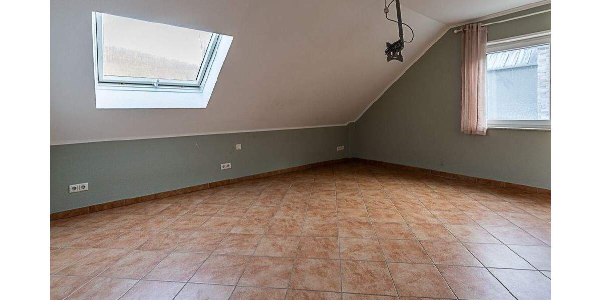 Einfamilienhaus Bad Neuenahr-Ahrweiler Lohrsdorf - 7 Zimmer, 185 m&sup2;, 595.000&euro; | Angebot:25739721