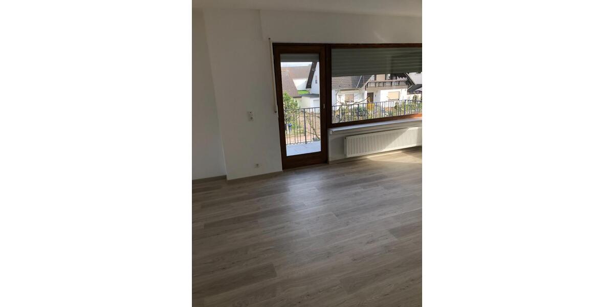 Etagenwohnung Remagen - 3 Zimmer, 91 m&sup2;, 900&euro; | Angebot:24360322
