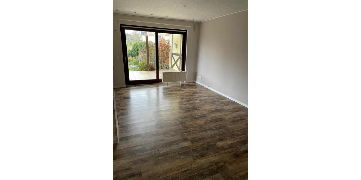 Doppelhaushälfte Montabaur - 6.5 Zimmer, 146 m&sup2;, 1.300&euro; | Angebot:25843109