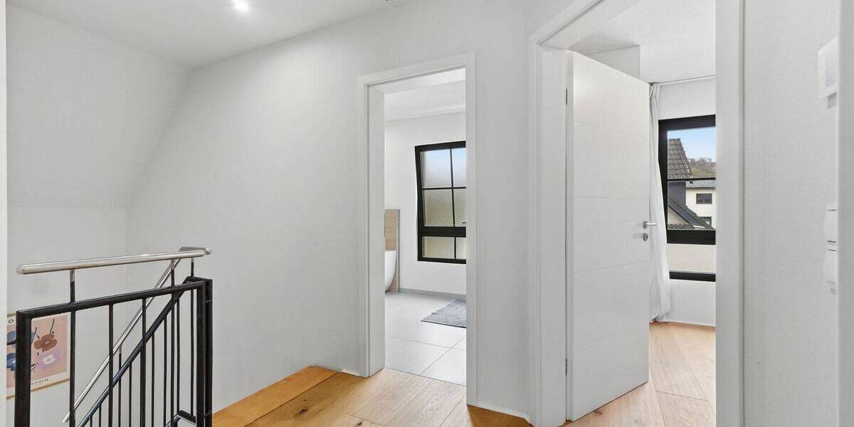 Einfamilienhaus Gönnersdorf - 7 Zimmer, 220 m&sup2;, 525.000&euro; | Angebot:26043633