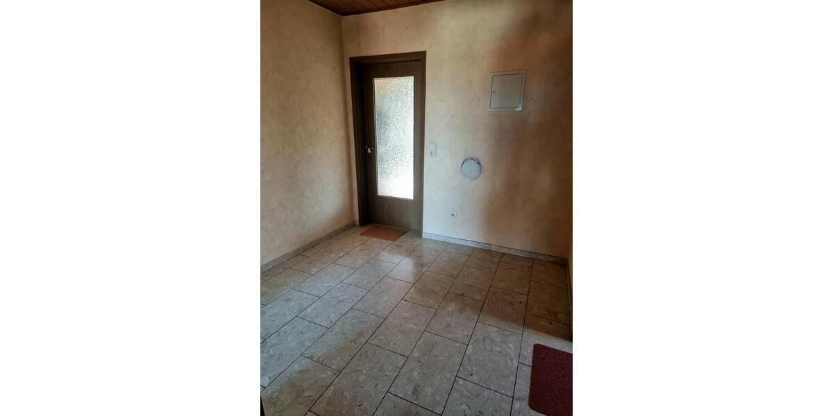 Dachgeschoßwohnung Niederzissen - 3 Zimmer, 76 m&sup2;, 700&euro; | Angebot:25639687