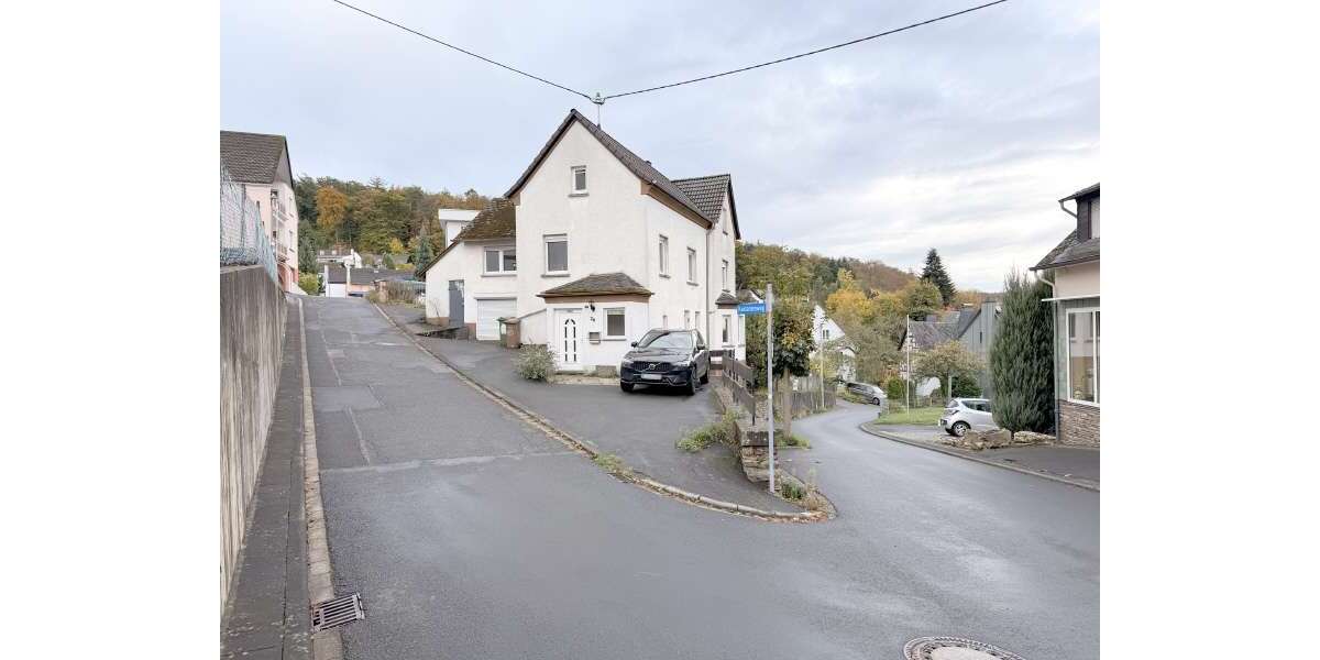 Einfamilienhaus Hillscheid - 9 Zimmer, 177 m&sup2;, 164.200&euro; | Angebot:25445355