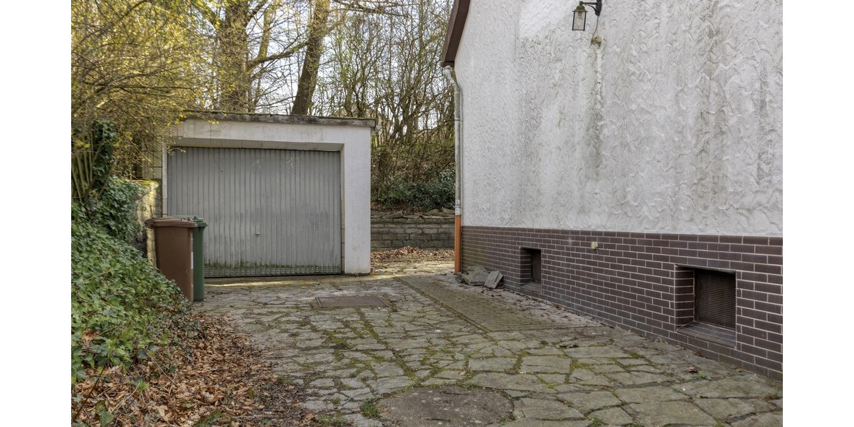 Solides Haus mit großem Garten in Aussichtslage ! - Einfamilienhaus Staudt | Angebot:25942745