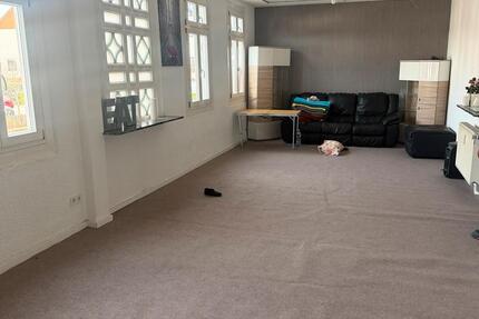 Wohnung Dahlheim - 7 Zimmer, 180 m&sup2;, 700&euro; | Angebot:25870790