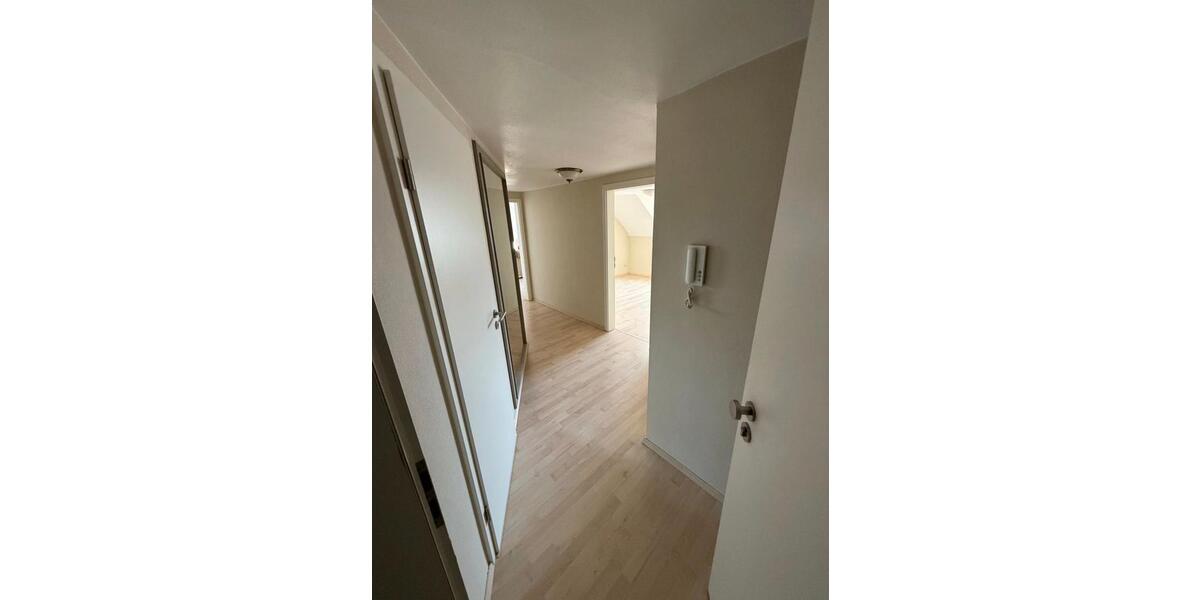 Dachgeschoßwohnung Koblenz - 4 Zimmer, 105 m&sup2;, 1.300&euro; | Angebot:25918961