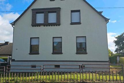 Haus Herschbach - 7 Zimmer, 158 m&sup2;, 1.200&euro; | Angebot:25921688