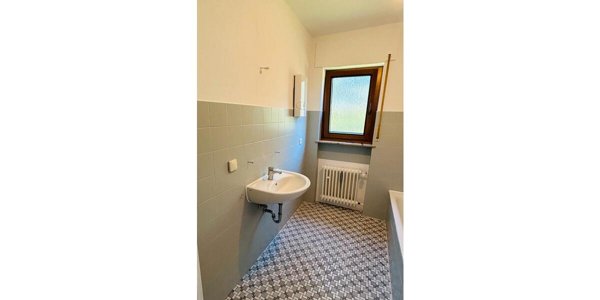 Dachgeschoßwohnung Koblenz Lay - 4 Zimmer, 105 m&sup2;, 1.110&euro; | Angebot:26313348