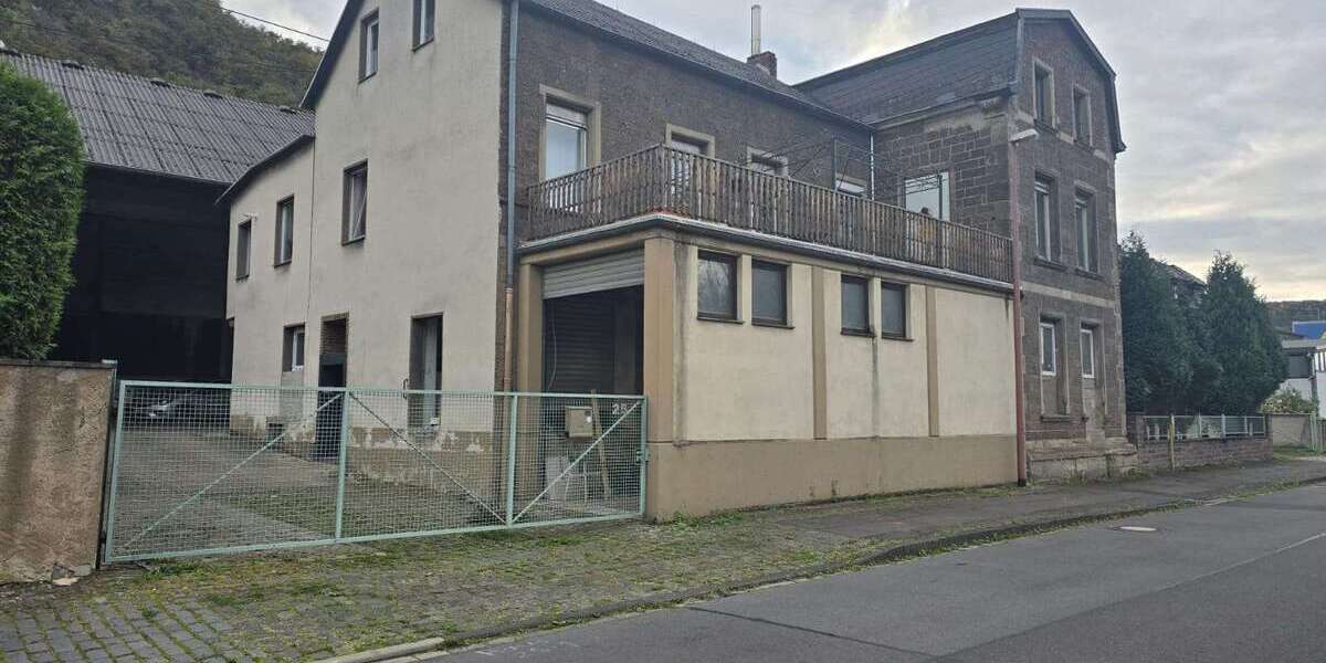 Einfamilienhaus Brohl-Lüttzing Lüttzing - 12 Zimmer, 340 m&sup2;, 669.000&euro; | Angebot:24338450