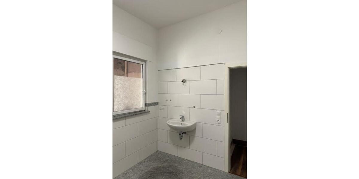 Erdgeschoßwohnung Urmitz - 3 Zimmer, 90 m&sup2;, 700&euro; | Angebot:25271367