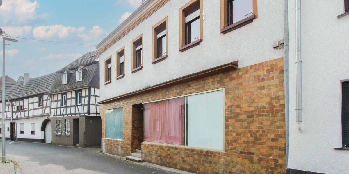 Mehrfamilienhaus, Wohnhaus Leutesdorf - 9 Zimmer, 308 m&sup2;, 360.000&euro; | Angebot:25999309