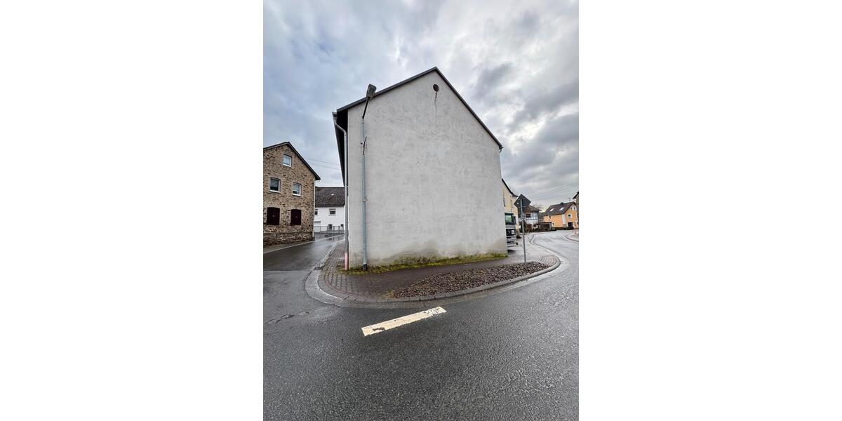 Mehrfamilienhaus, Wohnhaus Neuwied - 7 Zimmer, 140 m&sup2;, 120.000&euro; | Angebot:24979100