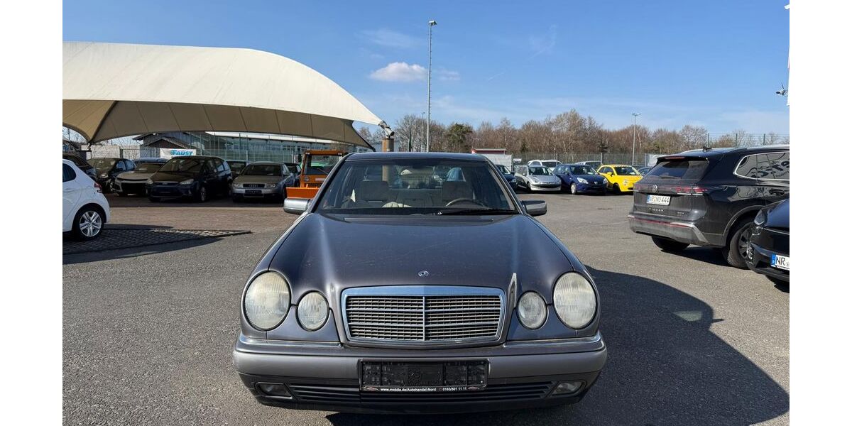 Mercedes-Benz E 280 146.318 km 2.290 &euro; Vettelschoss 53560