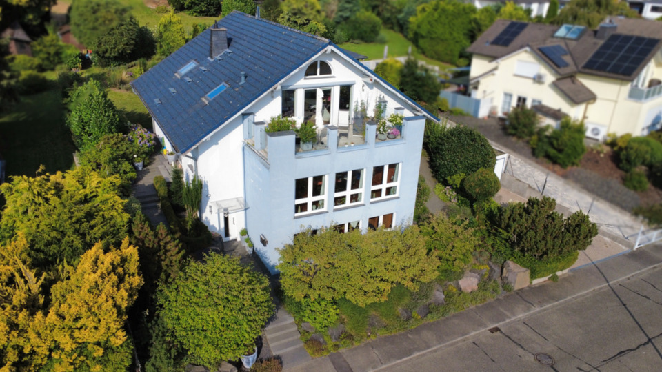 Einfamilienhaus Höhr-Grenzhausen Grenzhausen - 8 Zimmer, 305 m&sup2;, 868.000&euro; | Angebot:25382741