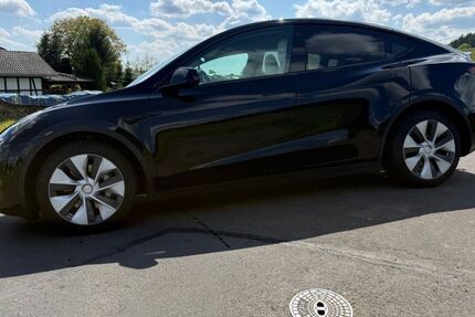 Tesla Model Y 69.999 km 32.000 &euro; Berod 57614