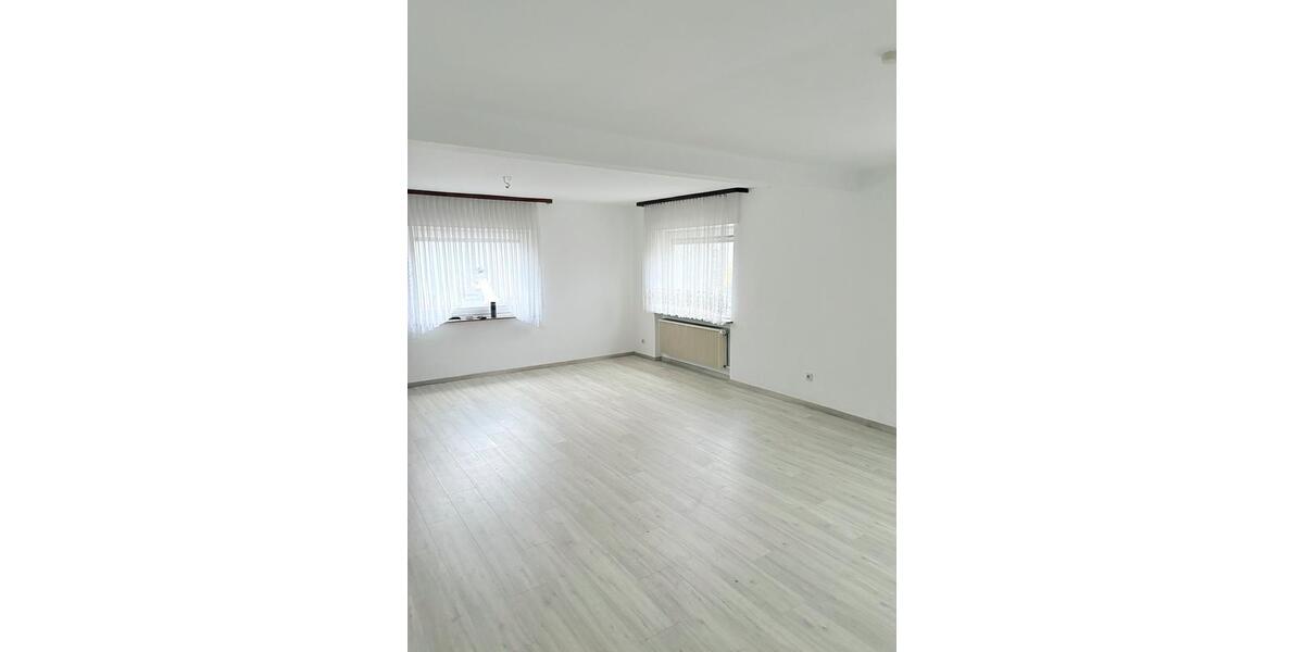 Erdgeschoßwohnung Montabaur - 5 Zimmer, 150 m&sup2;, 1.000&euro; | Angebot:26025391