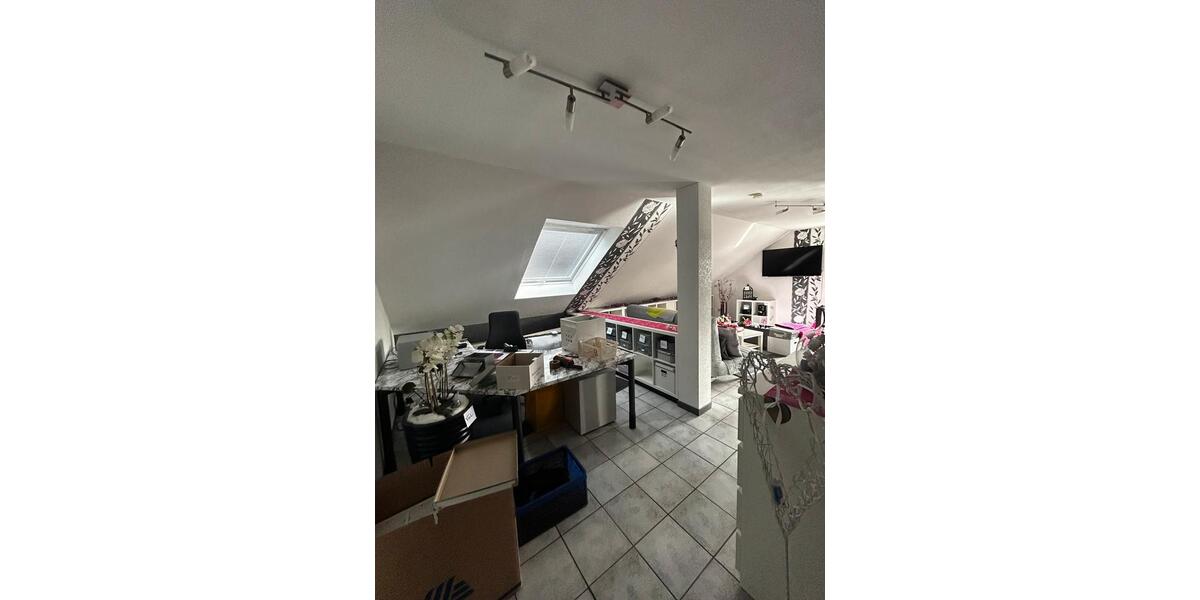 Dachgeschoßwohnung Ötzingen - 3 Zimmer, 87 m&sup2;, 750&euro; | Angebot:25407951