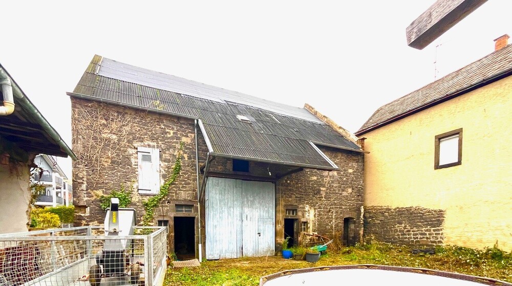 Vier-Seiten-Hof im Herzen Kottenheims - Einfamilienhaus Kottenheim | Angebot:24713300