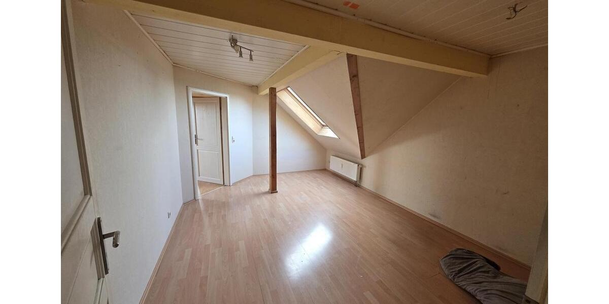 Dachgeschoßwohnung Ötzingen - 3 Zimmer, 92 m&sup2;, 785&euro; | Angebot:25901661