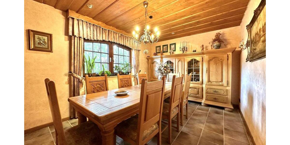 Einfamilienhaus Glees - 8 Zimmer, 283 m&sup2;, 499.000&euro; | Angebot:25741202