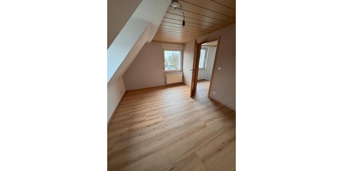 Etagenwohnung Weißenthurm - 5 Zimmer, 117 m&sup2;, 900&euro; | Angebot:25137368
