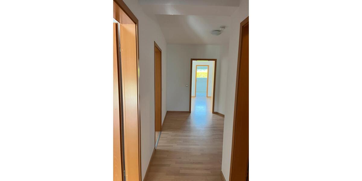 Erdgeschoßwohnung Raubach - 3 Zimmer, 90 m&sup2;, 810&euro; | Angebot:25971957