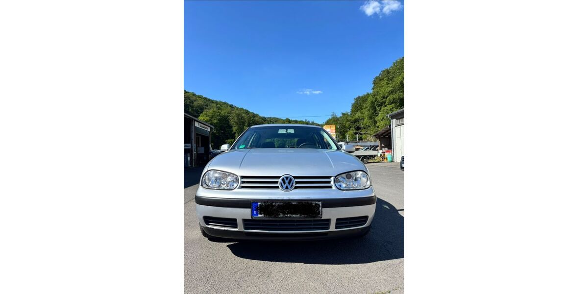 VW Golf 103.000 km 1.500 &euro; Asbach 53567