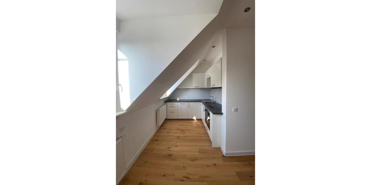 Dachgeschoßwohnung Koblenz - 2 Zimmer, 34 m&sup2;, 643&euro; | Angebot:26649394